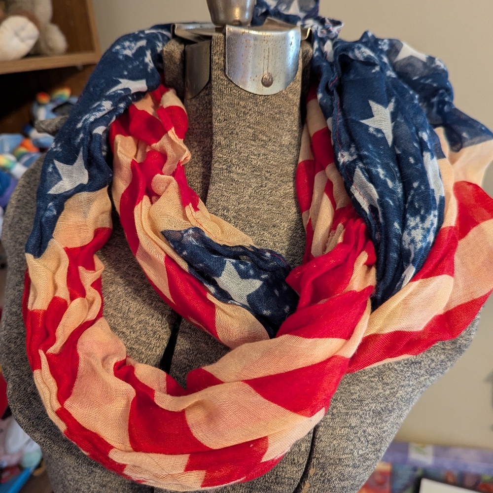 United States of America Flag RWB Bold Patriotic Infinity Scarf 34" x 26"